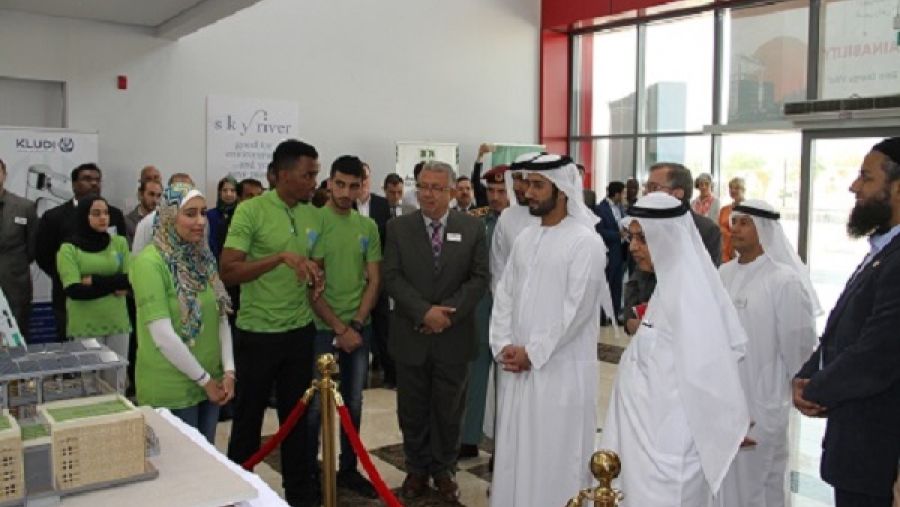 شرح فريق طلاب آل البيت لسلطان بن جمال بن صقر القاسمي عن نموذجهم الثلاثي الأبعاد.