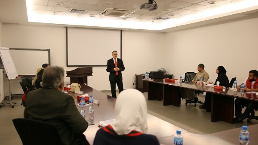 رحبت مجموعة البابطين بالتعاون مع مؤسسة إنجاز الكويت بالطلبة الكويتيين الجدد على البرنامج التدريبي للعام 2018. 