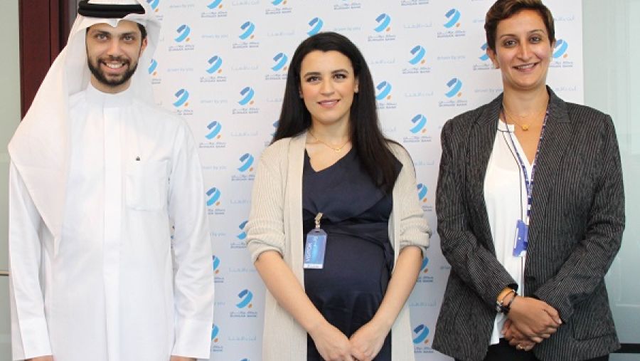 قام بتوقيع العقد من طرف بنك برقان، السيدة حنين الرميحي مساعد المدير العام للتسويق وتطوير المنتجات ومن طرف الكاظمي للسياحة و السفر نائب الرئيس التنفيذي السيد علي الكاظمي.