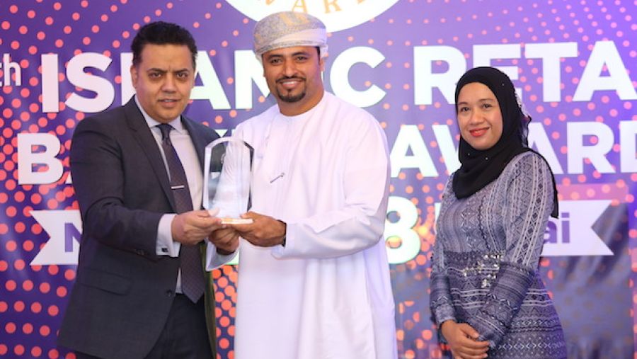حصد بنك نزوى جائزة ’أفضل بنك إسلامي للخدمات المصرفيّة للأفراد في عُمان‘ وذلك خلال الحفل السنوي لتوزيع جوائز الخدمات المصرفية الإسلامية للأفراد لعام 2018