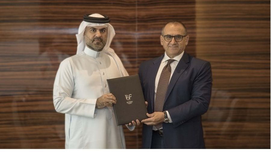 حضر توقيع الاتفاقية كل من السيد حسان جرار الرئيس التنفيذي لبنك البحرين الإسلامي، والسيد فيصل فقيه رئيس مجلس إدارة شركة بن فقيه للاستثمار العقاري.