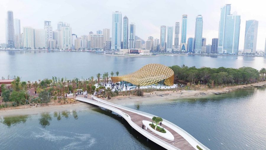 تبرز الشارقة كواحدة من أهم الوجهات السياحية الجاذبة للسياح السعوديين باعتبارها وجهة عائلية وثقافية فريدة، تجمع بين الإرث الحضاري والغنى الطبيعي والمرافق السياحية والترفيهية الحديثة.