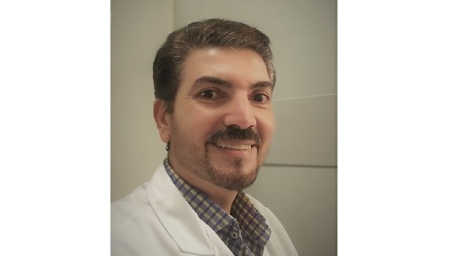 محمد الشريف، أخصائي الغدد الصماء وعلاج السمنة بالمعهد الوطني للسكري والسمنة وأمراض الأيض بمؤسسة حمد الطبية