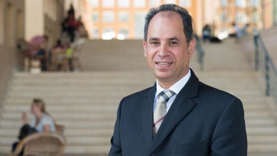 الدكتور إيهاب عبد الرحمن رئيسا أكاديميا للجامعة الأمريكية بالقاهرة