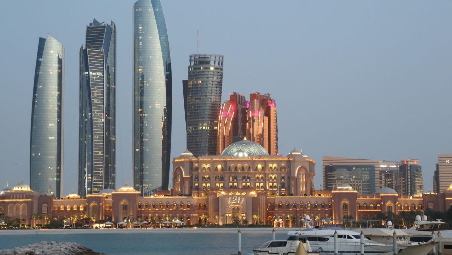 قصر الإمارات يحتفي بمرور 120 عاما على تأسيس مجموعة كمبينسكي