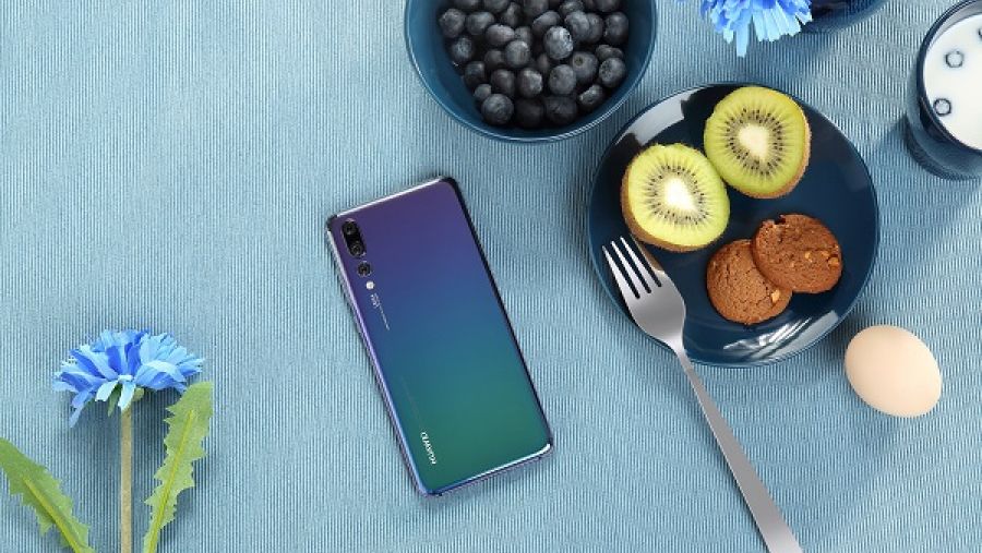 يتيح لكم هاتف HUAWEI P20 Pro توظيف مهاراتكم في التصوير لتشويق أحبائكم من الأهل والأصدقاء وتشجيعهم على الانضمام إلى مائدة الإفطار والسحور.