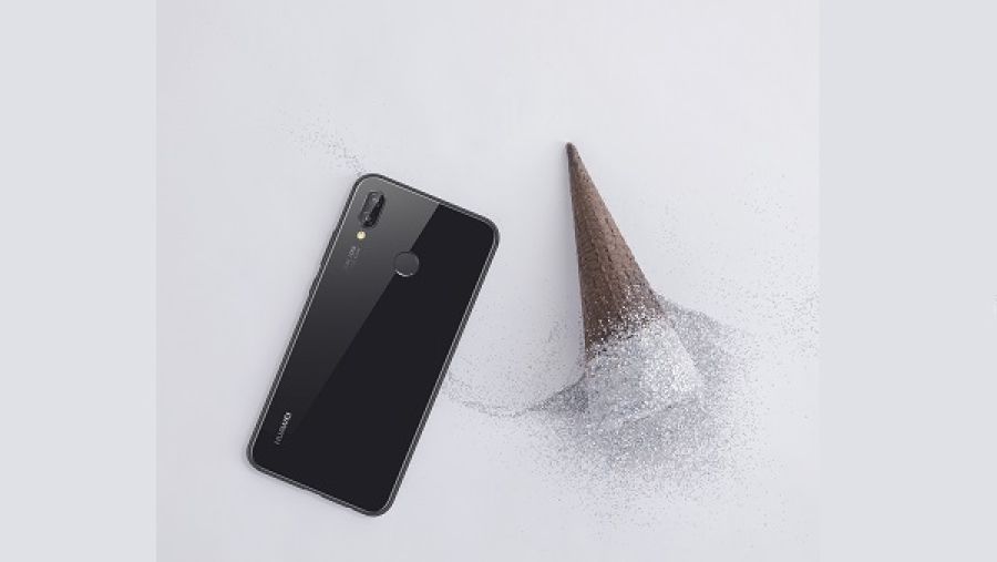 صمم هاتف Huawei nova 3e لتعزيز تجربة السيلفي لدى المستهلكين.