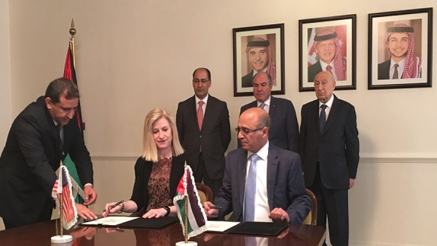 قامت شركة ’هانيويل يو أو بي‘ بتوقيع اتفاقية مع الشركة الأردنية لتكرير النفط