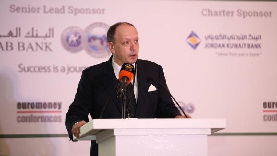 خلال الجلسة النقاشية الافتتاحية، بحث المشاركون في دور القطاع المالي في تنشيط حركة النمو في الأردن.