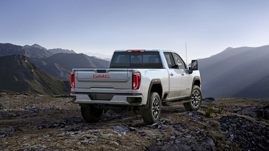 يتلاقى الشكل والمهام معاً في ’سييرا Heavy Duty‘ الجديدة وهي غنية بالخصائص المتنوّعة