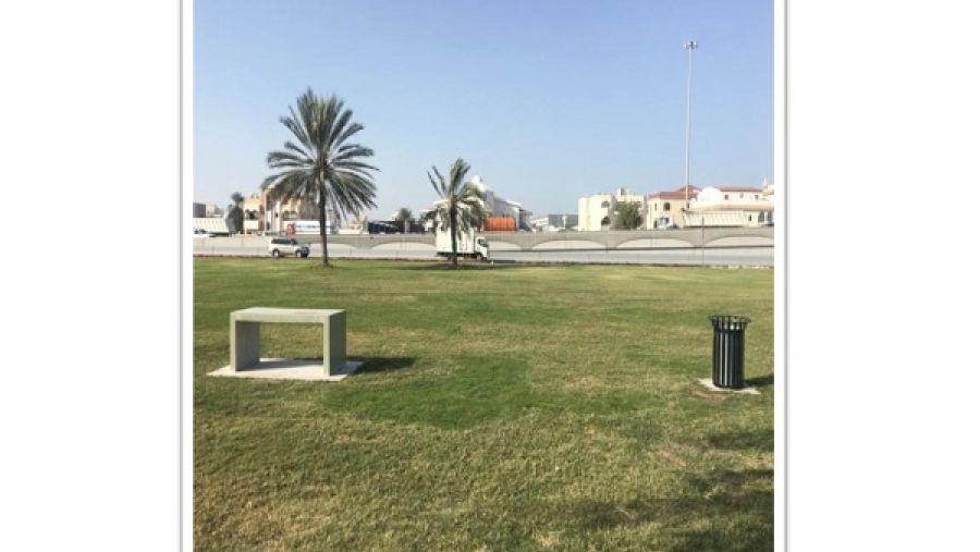 أوضحت البلدية أن مشروع وحدات الشواء يتضمن تركيب وتنفيذ 15 وحدة شواء في حديقة الدولفين.