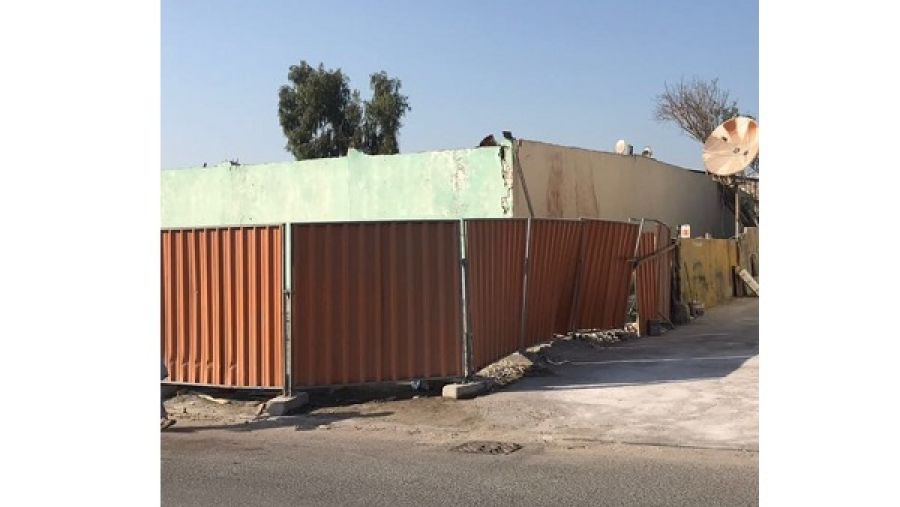 أوضحت البلدية أنها مستمرة في تنفيذ مثل هذه الحملات والاستمرار بمراقبة مواقع البناء بهدف الحد من التجاوزات أو المخالفات.