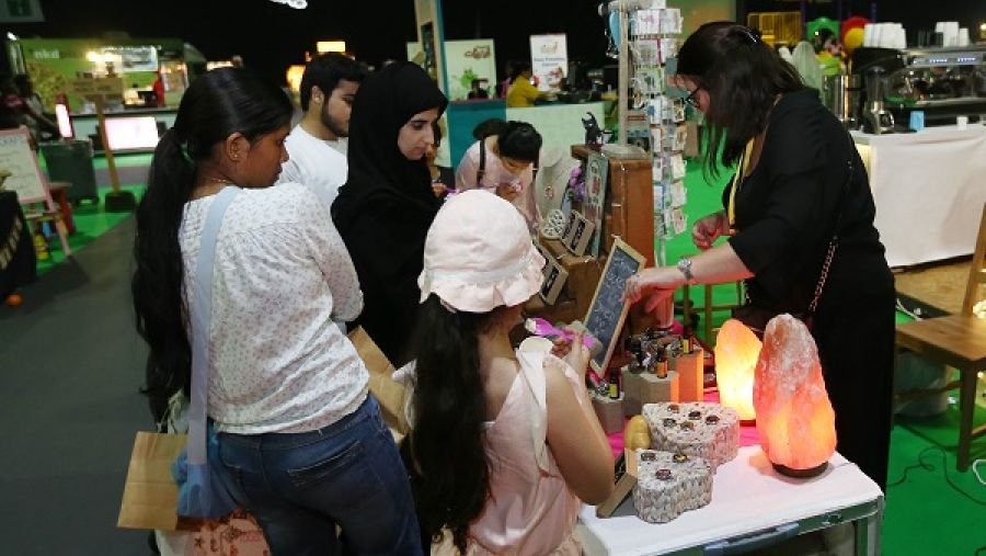 عالم مدهش يكشف النقاب عن الحرف اليدوية