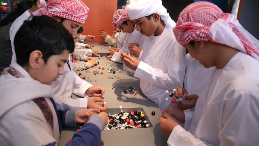 خلال الحدث