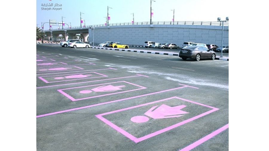 شملت المواقف التي إكتست باللون الوردي مواقف  خاصة للنساء من الموظفين والمتعاملين وكذلك مواقف المسافرين.