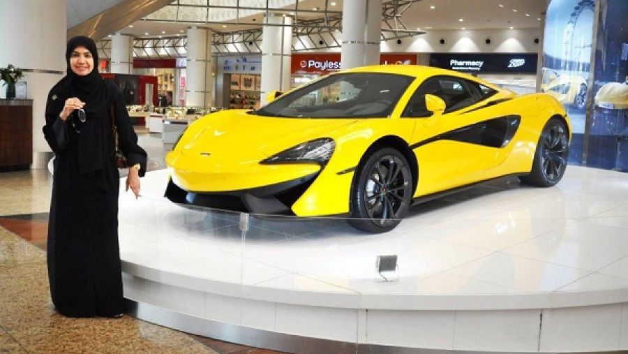 فازت شيخة عبد الكريم عبدالله اليافعي بالجائزة الكبرى وهي عبارة عن سيارة ماكلارين C 540.