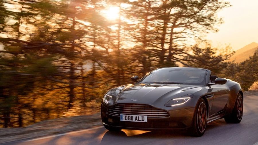 أستون مارتن جنيف 2018 DB11 فولانت.