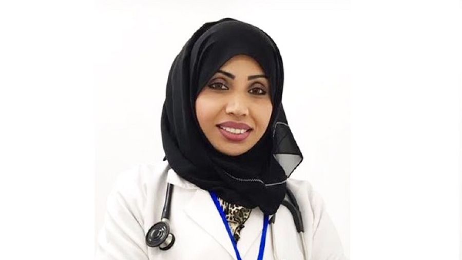 نورة سالم مرزوق، أخصائية جراحة التجميل والحروق والترميم من الكادر الطبي لمسيرة فرسان القافلة