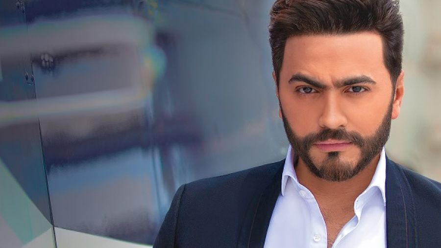 أبوظبي تستقبل الدقائق الأولى من عام 2018 مع نجم الغناء تامر حسني