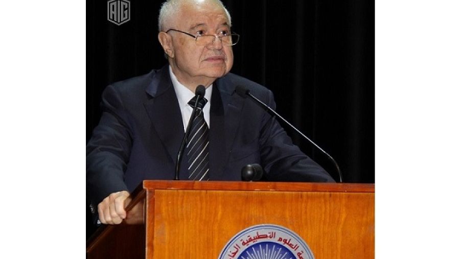 سعادة الدكتور طلال أبوغزاله خلال الافتتاح