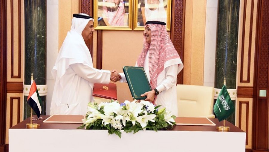 خلال توقيع الاتفاقية