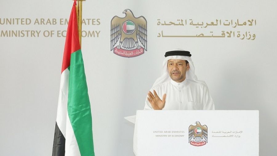 تحدث الدكتور هاشم سعيد النعيمي، مدير إدارة حماية المستهلك بوزارة الاقتصاد، ومقرر اللجنة العليا لحماية المستهلك، خلال الإحاطة التي عقدت بمقر الوزارة بأبوظبي إلى وسائل الإعلام