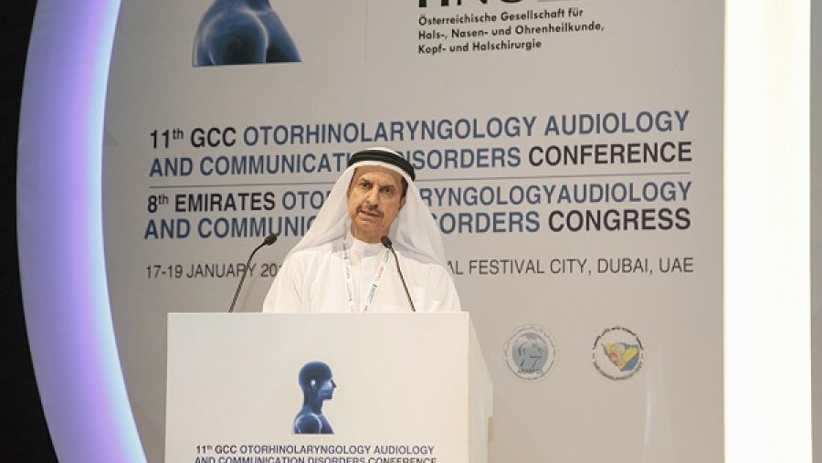 الدكتور حسين عبد الرحمن الرند، وكيل وزارة الصحة ووقاية المجتمع المساعد لقطاع المراكز الصحية والعيادات خلال إلقاء كلمته في المؤتمر.