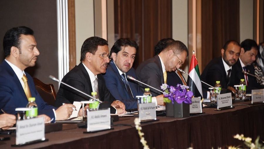 خلال الاجتماع.