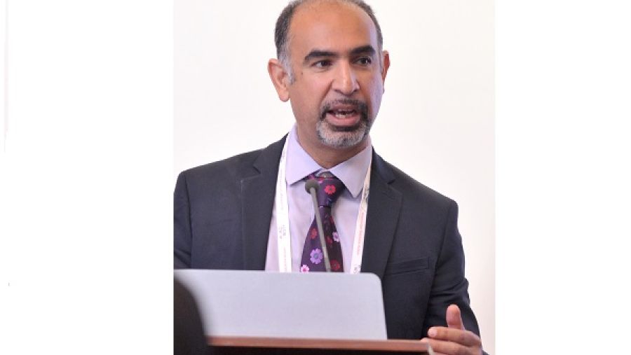  الدكتور شهراد طاهري، مدير مختبر البحوث الإكلينيكية والعميد المساعد للدراسات الاستقصائية الإكلينيكية في وايل كورنيل للطب