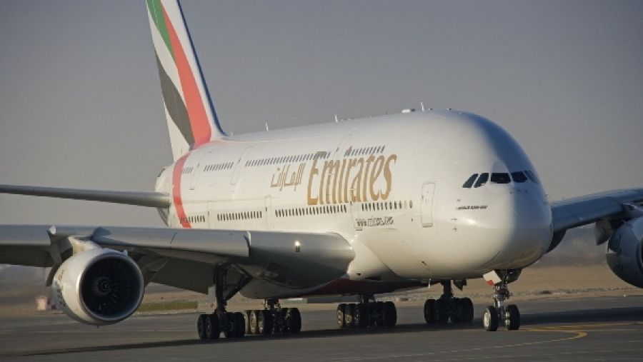 يضم أسطول طيران الإمارات حالياً 104 طائرات A380 ولديها طلبية طلبية مؤكدة مكونة من 58 طائرة من هذا الطراز.