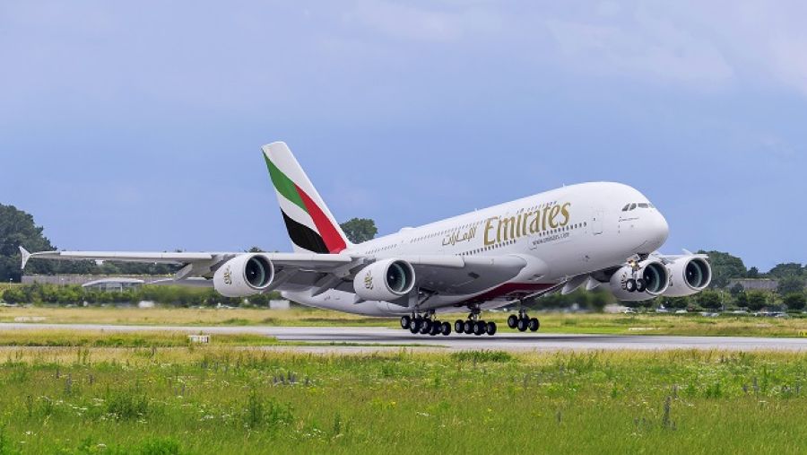 أعلنت طيران الإمارات انها سوف تشغل طائرة A380 لخدمة رحلاتها اليومية إلى غلاسكو اعتباراً من 16 أبريل (نيسان) 2019، وسوف تصبح هذه المرة الأولى التي تعمل فيها هذه الطائرة العملاقة على رحلات منتظمة إلى اسكتلندا.
