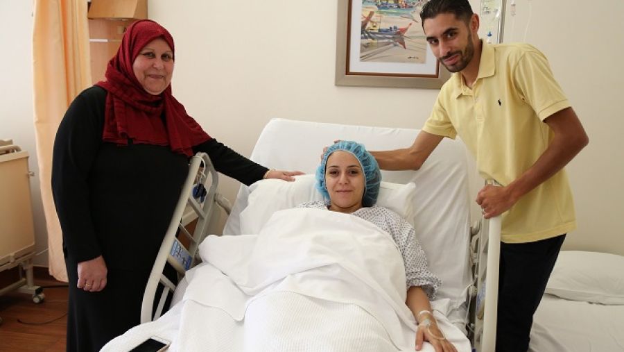 خضعت المتلقية للمراقبة في لبنان مدة شهر للتأكد من عدم حصول أية مضاعفات.