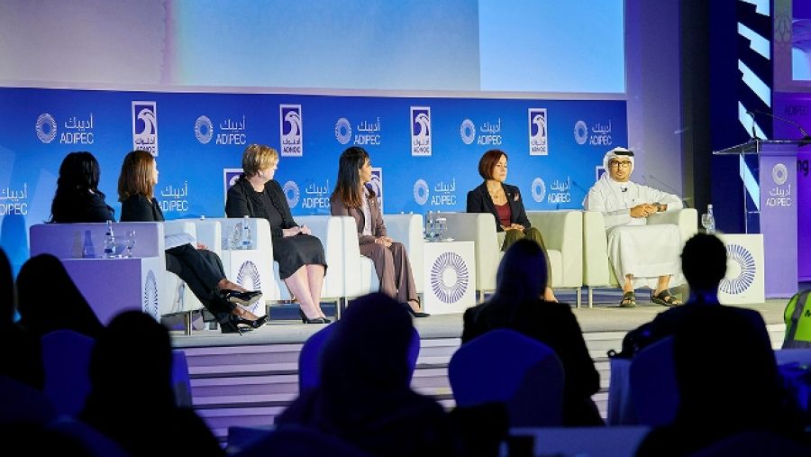 خلال اليوم الختامي لمعرض ومؤتمر أبوظبي الدولي للبترول 