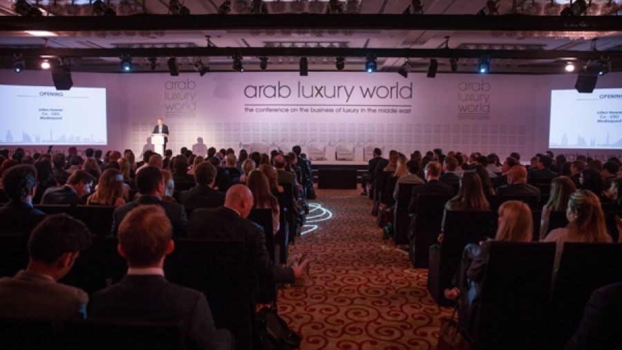 يتمثل الهدف من ورشة العمل التنفيذية مع إنسياد في إيجاد بيئة بناءة تتيح للمتحدثين العالميين والمشاركين من مديري الأعمال، فرصة فريدة لتبادل الأفكار.