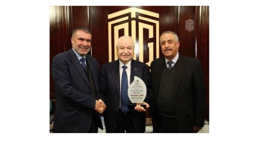 خلال إستلام الدرع