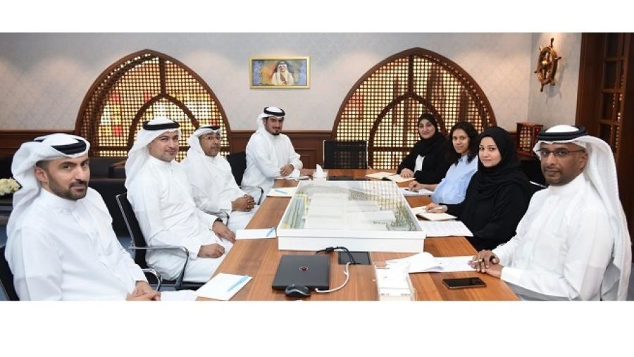 خلال الإجتماع