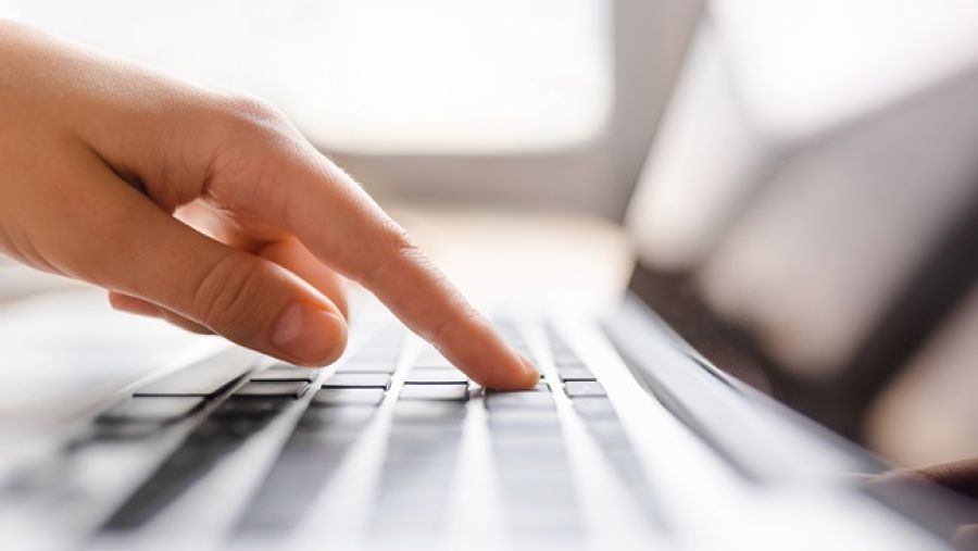 تُمكّن هذه المنصة الآمنة والمرنة الشركات من إتمام عمليات الدفع المعتمدة وتحويل الأموال بكل سهولة ويسر على مدار الساعة وطوال أيام الأسبوع.