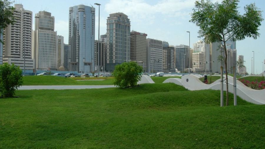 هدفت الورش إلى عرض الآليات والتقنيات الحديثة التي توصلت إليها شركات الري العالمية للحد من هدر المياه في عمليات ري المزروعات والمسطحات الخضراء.