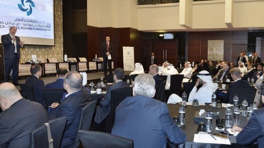 استقطبت ورشة العمل مشاركة رفيعة المستوى من رواد الصناعة البحرية.