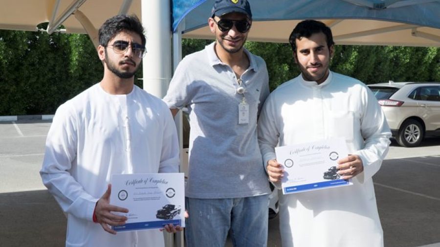 سلطت الجلسات الضوء على أبرز المشاكل التي يواجهها السائقون اليافعون، مثل السرعة، ومخاطر القيادة في حالات الارهاق أو تشتّت الذهن
