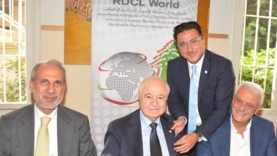أعرب الدكتور أبوغزاله عن اعتزاه بالانضمام إلى التجمع لافتا إلى أنه سيبذل ما بوسعه لمساعدة الاقتصاد اللبناني.