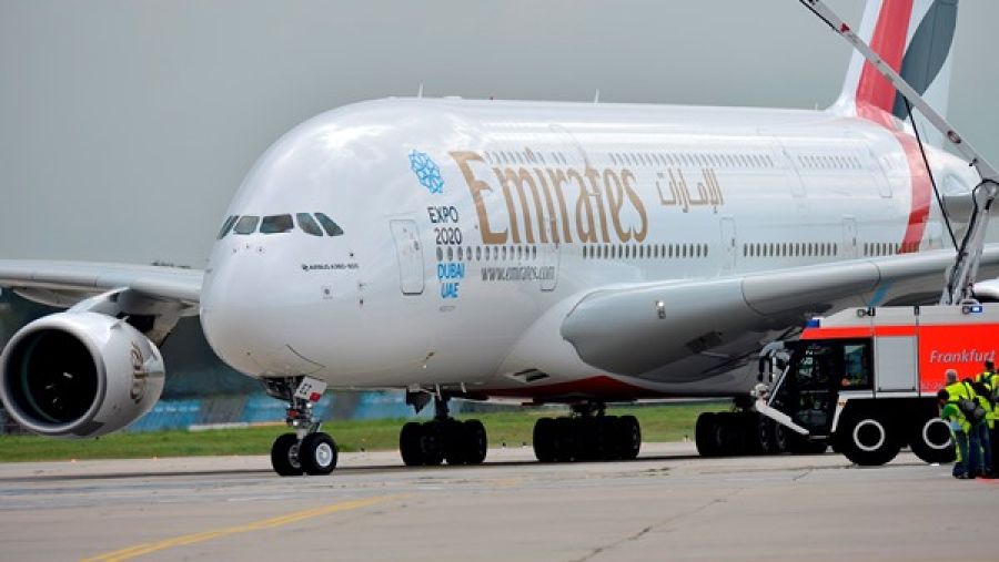 استقبال طائرة الإمارات الإيرباص A380 في مطار فرانكفورت الدولي.

