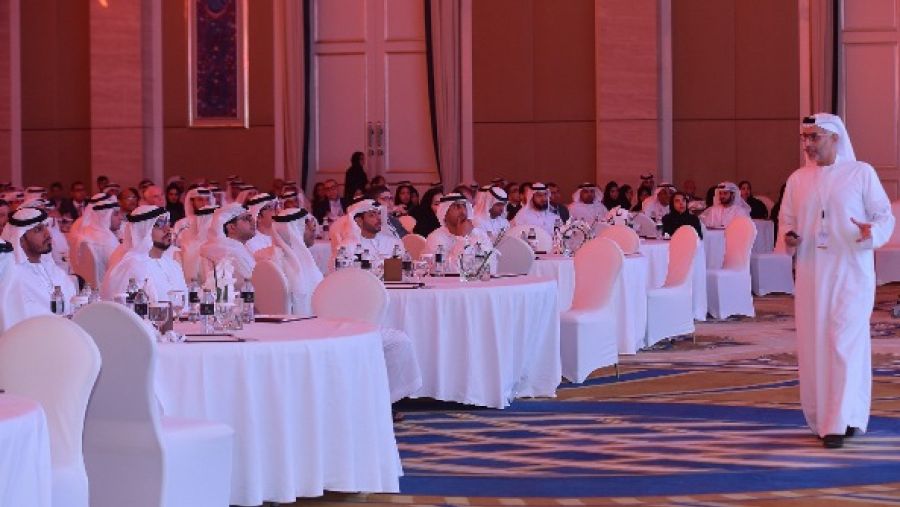قدم معالي رياض عبد الرحمن المبارك، رئيس دائرة المالية لأبوظبي عرضاً توضيحياً استعرض فيه أهداف النظام المالي لحكومة أبوظبي.