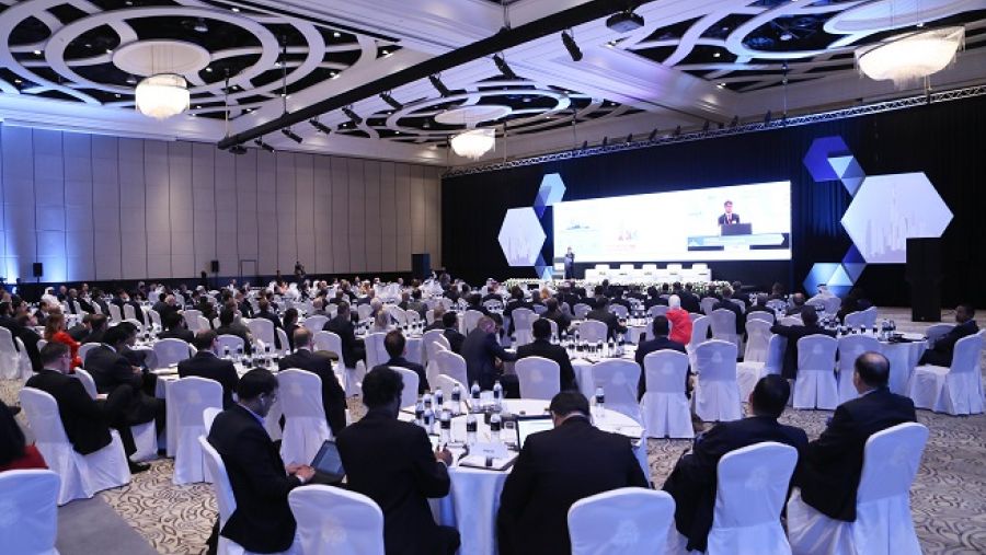 سيشارك مجموعة من المتحدثين المرموقين خبراتهم خلال الملتقى.