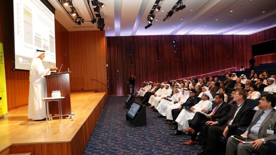 السيد فيصل محمد السويدي، رئيس البحوث والتطوير في مؤسسة قطر للتربية والعلوم وتنمية المجتمع، في كلمته الافتتاحية لمنتدى استراتيجية قطر الوطنية للبحوث 2014