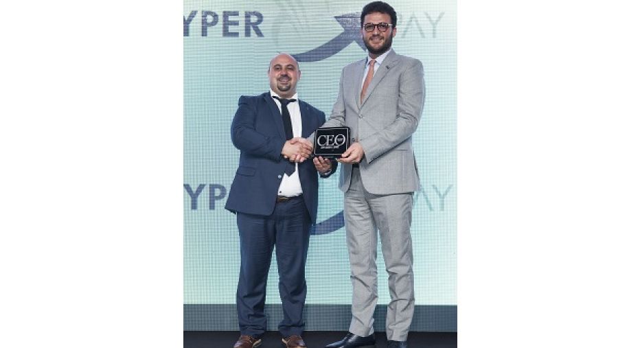 تكريم الرئيس التنفيذي لشركة ماج للتطوير العقاري تقديرًا للعديد من إنجازاته في سوق العقارات بدولة الإمارات