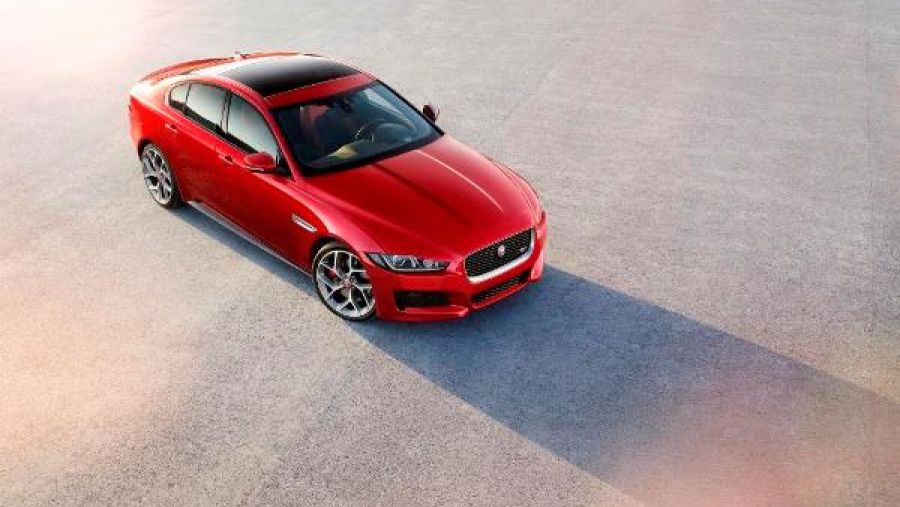 جاكوار XE