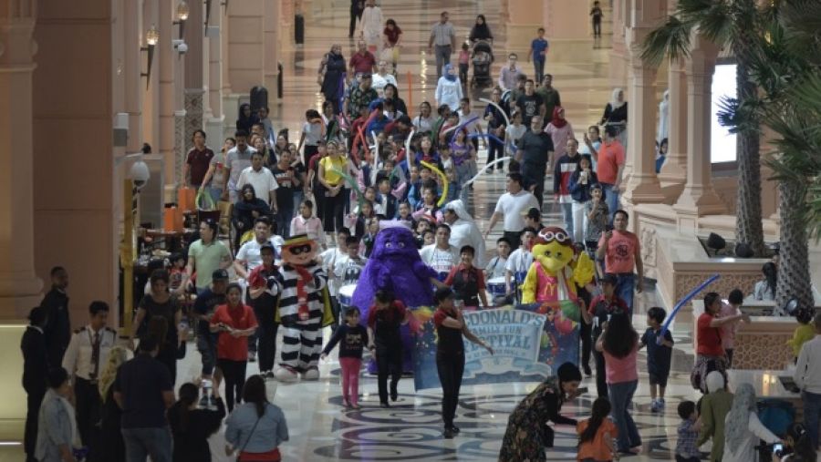 خلال المهرجان