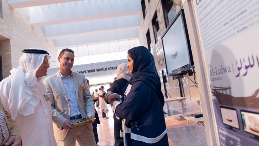 كانت فاطمة واحدة من بين أكثر من 50 باحثًا من المشاركين في ندوة "ملتقى العقول 2018" بجامعة كارنيجي ميلون في قطر.       