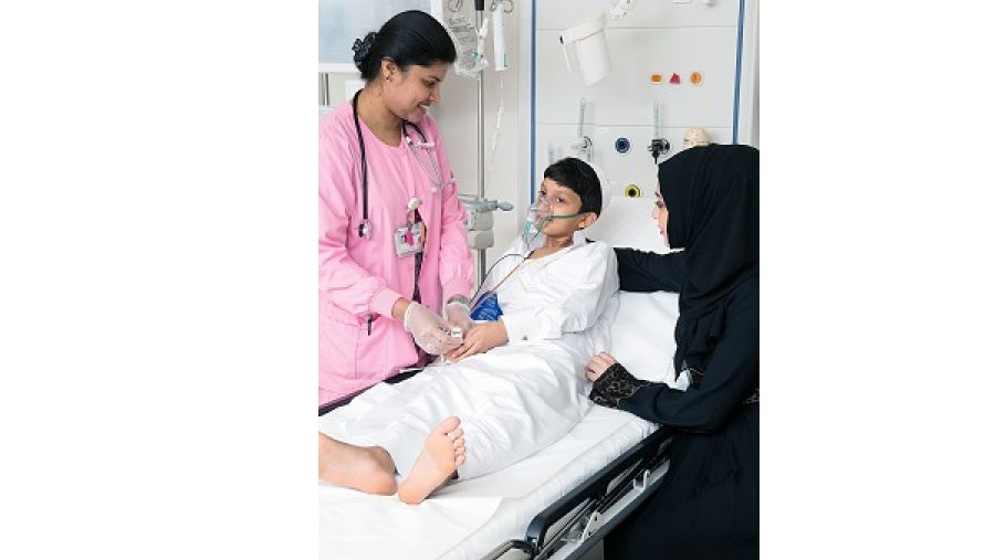يعمل لدى مؤسسة حمد الطبية حالياً ما يزيد عن 9000 من كوادر التمريض والقبالة من مختلف التخصصات.